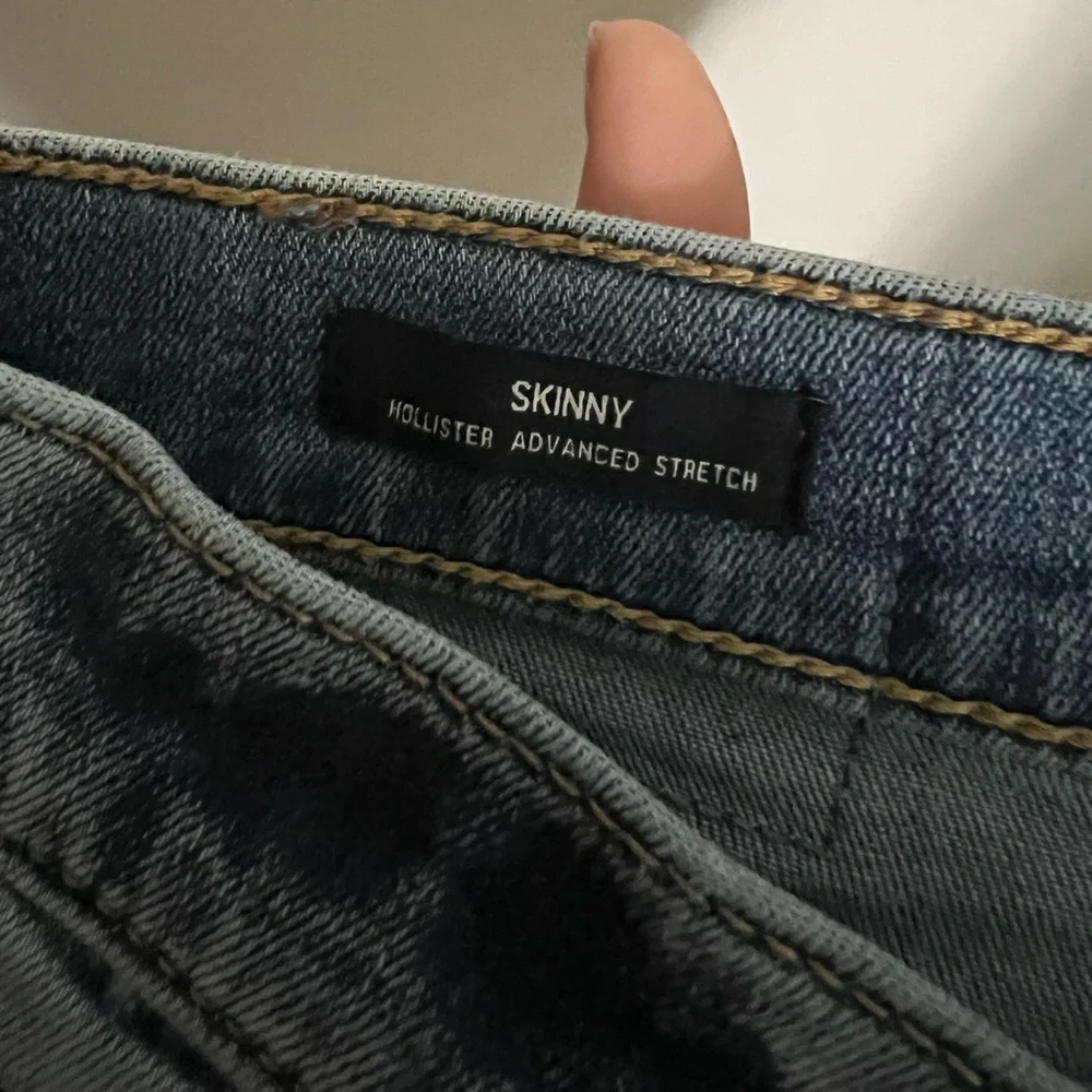 HOLLISTER Classic Slim Skinny Medium Wash‎ Distressed Denim Jeans Boy's Sz 29x30